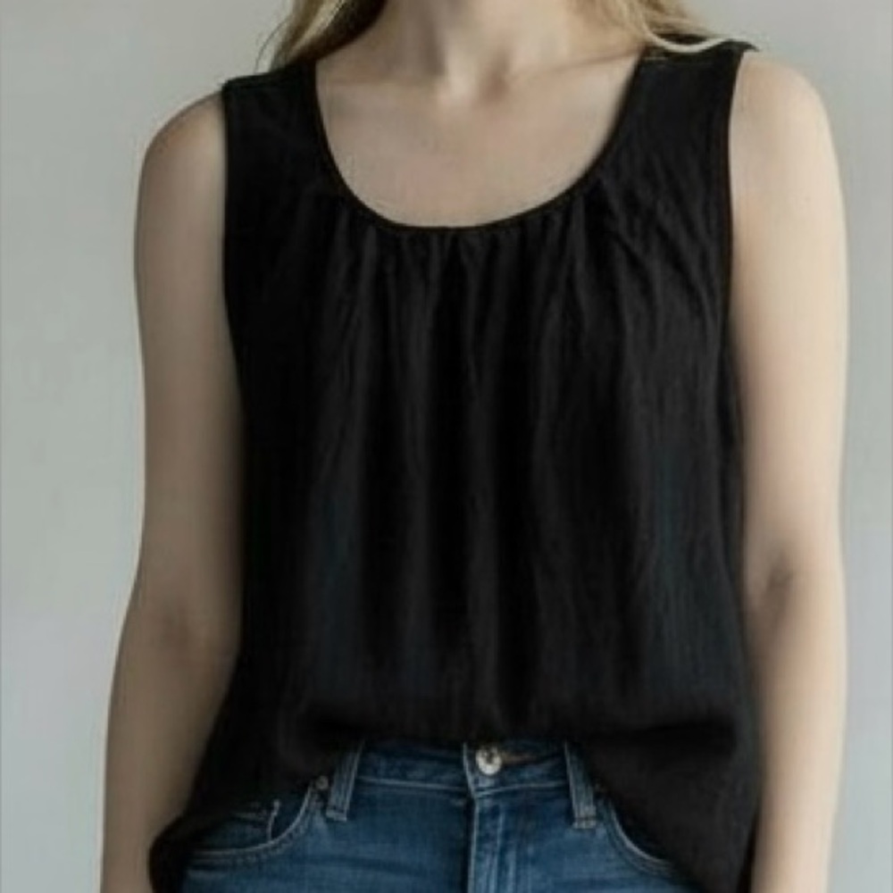 Ralph Lauren Black Relaxed Fit Tank Featuring Round Gathered Neckline Size L